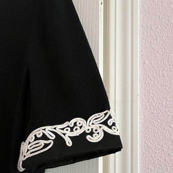 Vintage St. John Collection Marie Gray Black Short-Sleeved Shirt - Picture 4 of 5